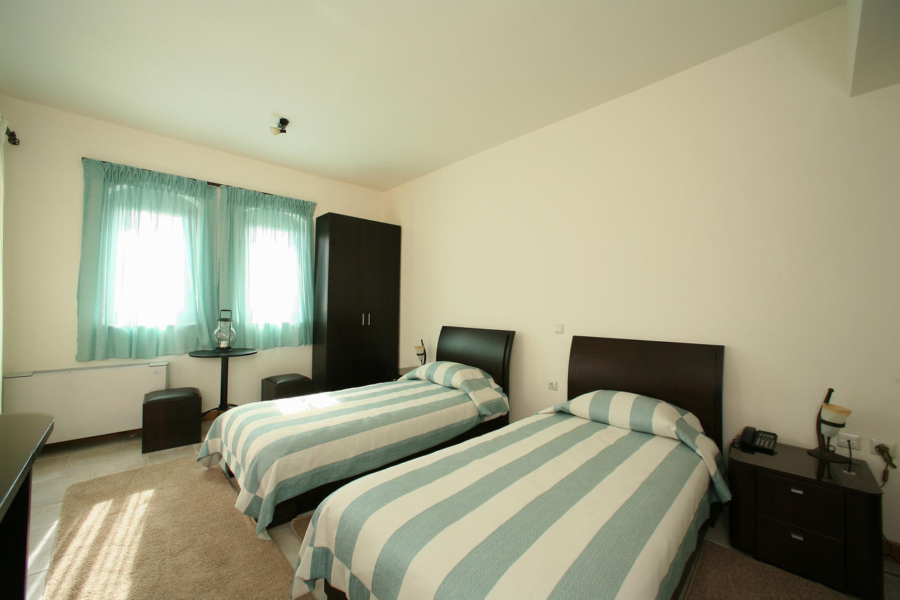 Arhontiko Parnona Otel Karyes Oda fotoğraf