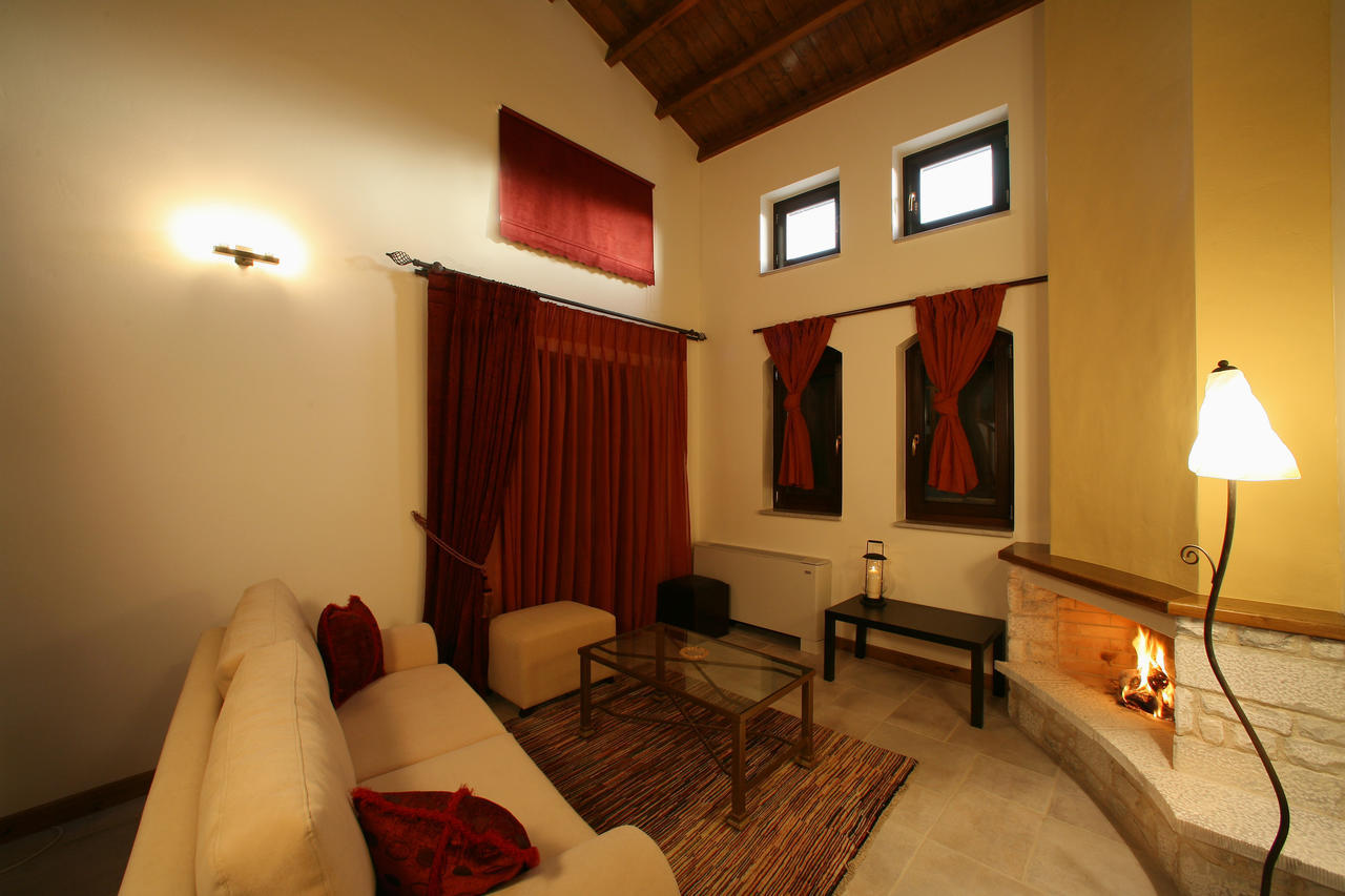 Arhontiko Parnona Otel Karyes Oda fotoğraf