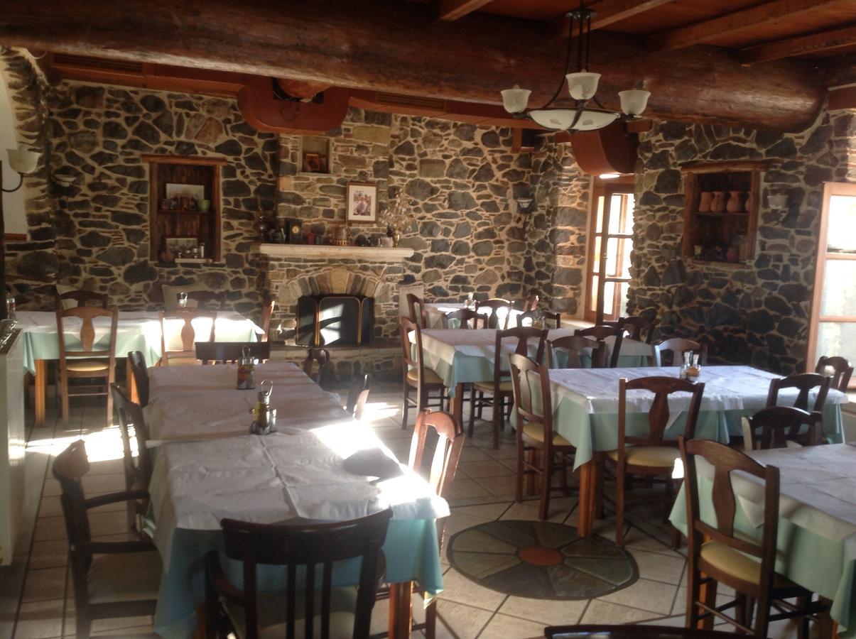 Arhontiko Parnona Otel Karyes Dış mekan fotoğraf