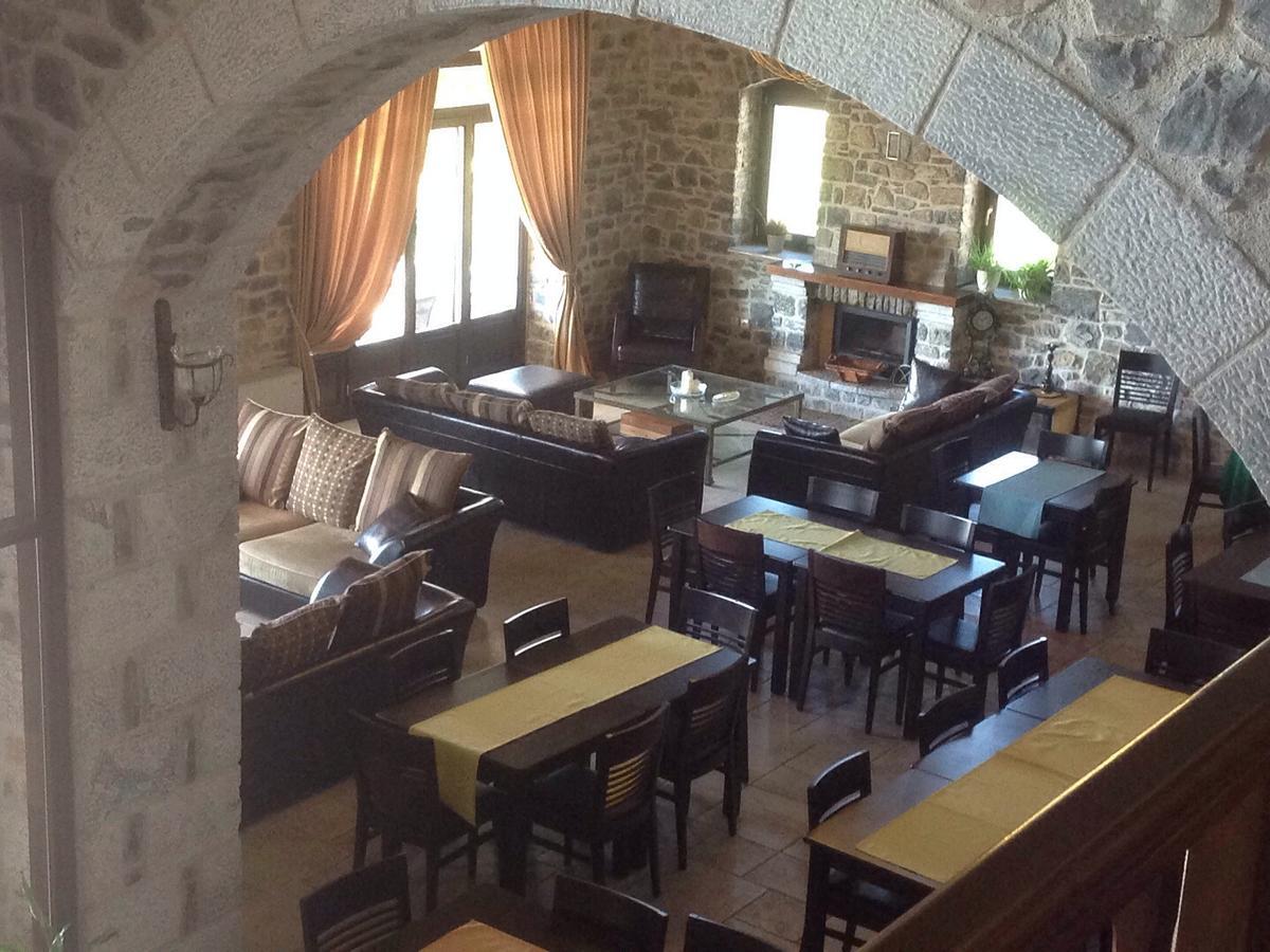 Arhontiko Parnona Otel Karyes Dış mekan fotoğraf