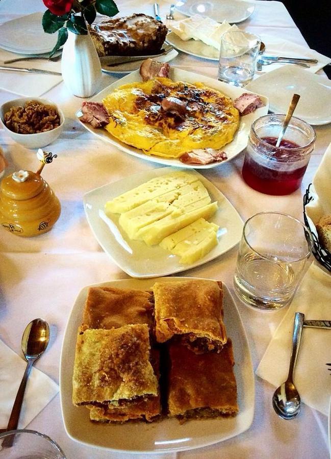 Arhontiko Parnona Otel Karyes Dış mekan fotoğraf